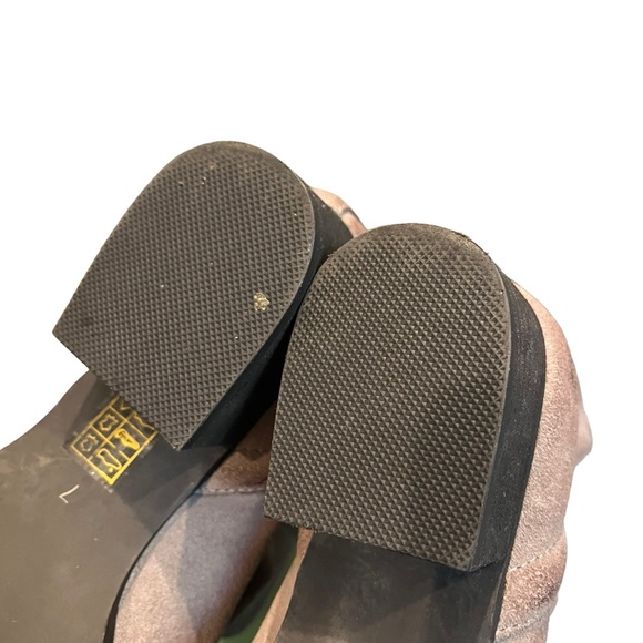 Jeffrey Campbell Muskrat Cut Out Slip on Bootie, Sz 7 - Picture 16 of 16